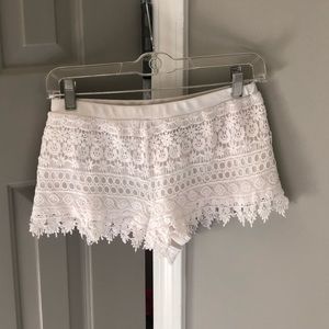H & M white lace shorts